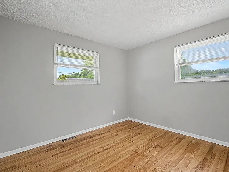 12116 Wincanton Dr — Photo 25