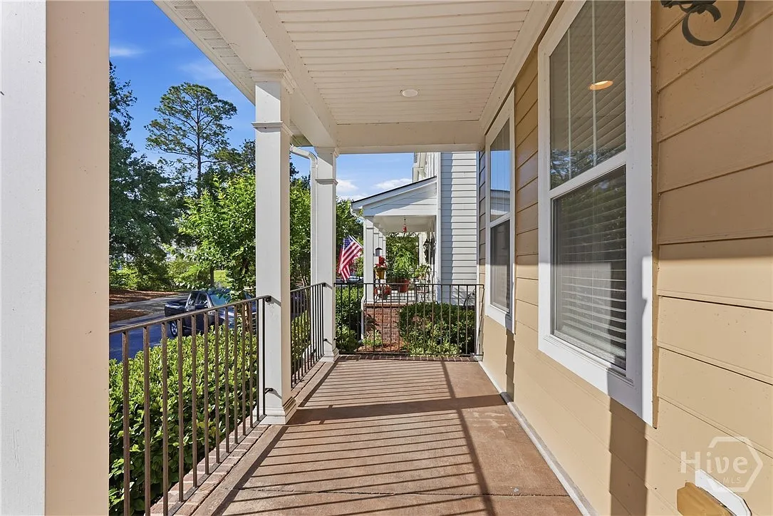 Building Photo - 313 Lake View Dr