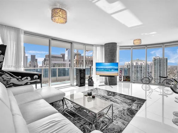 200 Biscayne Boulevard Way APT 4202, Miami, FL 33131