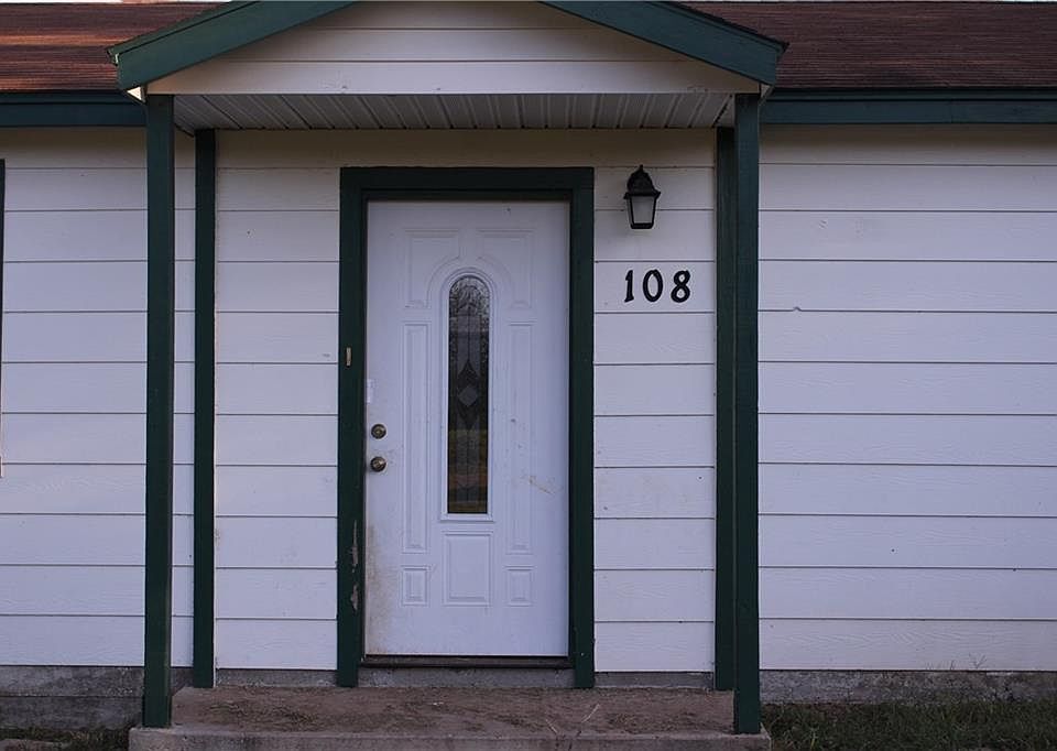 1st image of 108 San Jacinto St
