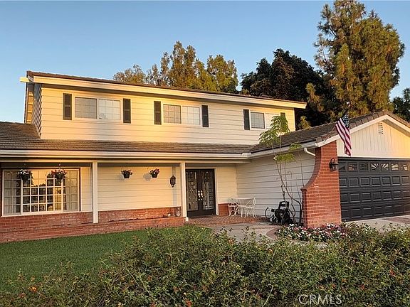 4th image of 19122 Laura Ln