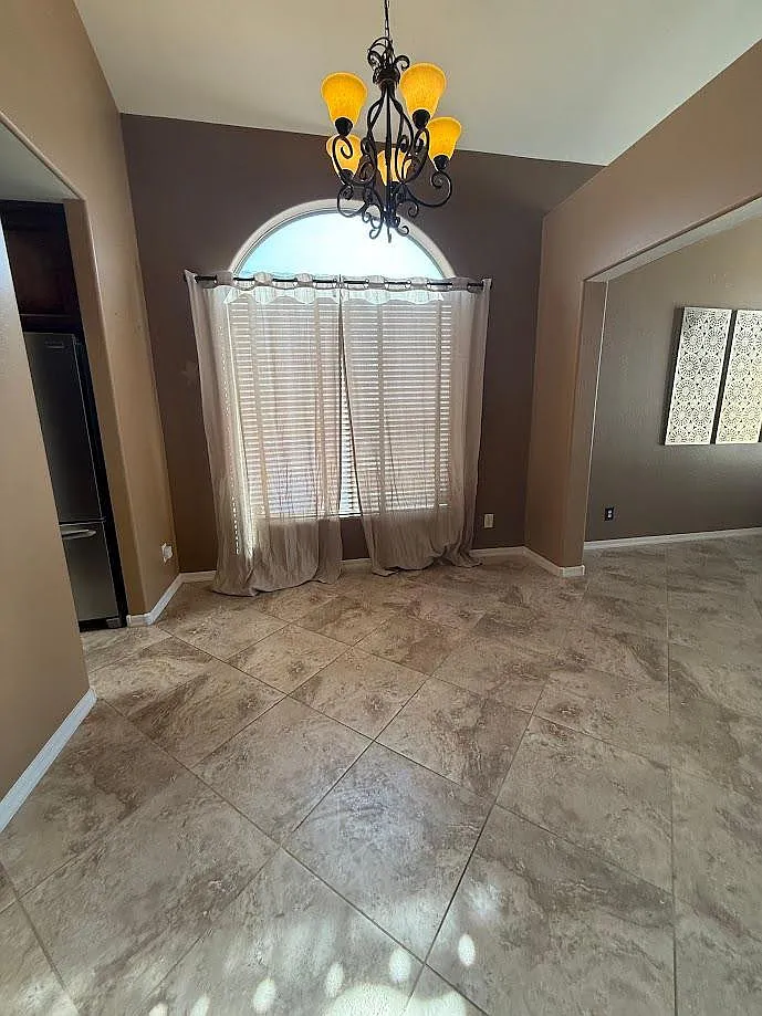 4 bed, 2.5 bath, 2793 sqft, $3,199 — Photo 4
