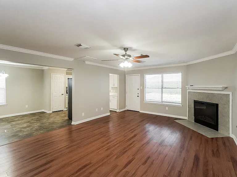 3615 Rolling Springs Ln — Photo 7