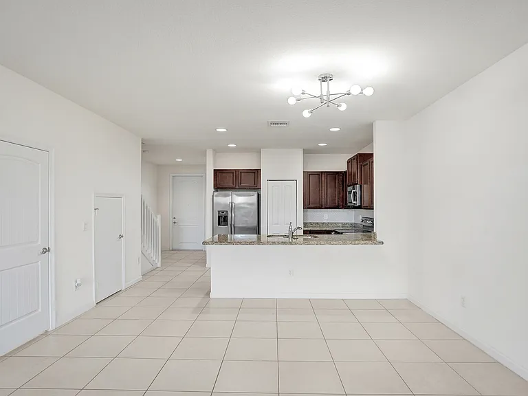 4234 N Dixie Hwy #122 — Photo 11