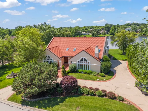 8170 Lake Ridge Dr, Burr Ridge, IL 60527