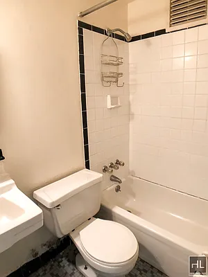 Rented by Highline Residential | media 27