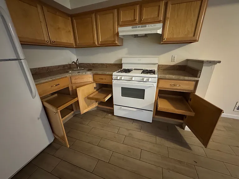 643 Tompkins Ave #1 — Photo 15