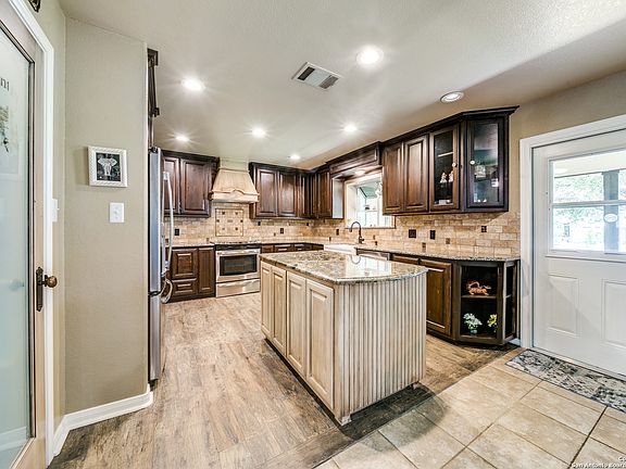5th image of 218 BIG OAK DR