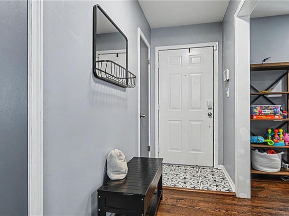 3rd image of 9810 Hardesty Ave