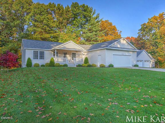 2nd image of 15131 Jasmin Ct