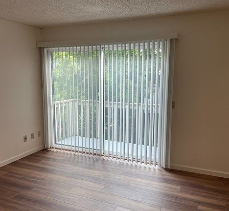 4th image of 752 Orchard St APT 4
