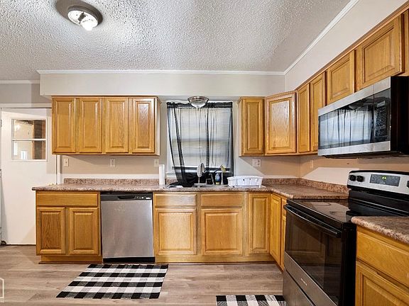 3rd image of 2004 S Kathleen St