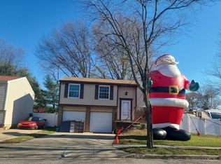 7909 Royal Mint Pl, Pasadena, MD 21122