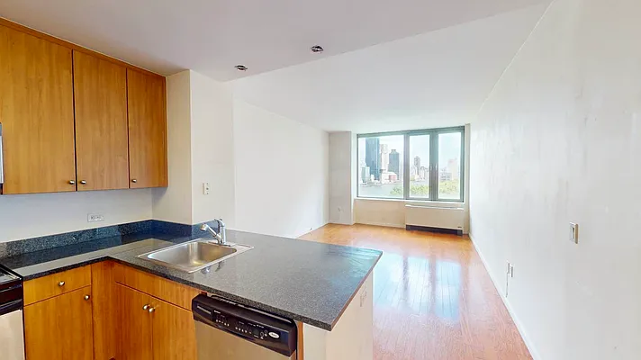 Rented by Voro, LLC | media 25