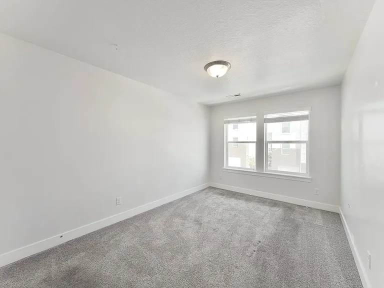 3961 W 1850 N — Photo 35
