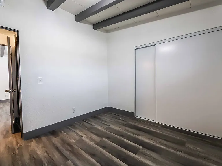 612 N Bruce St — Photo 20