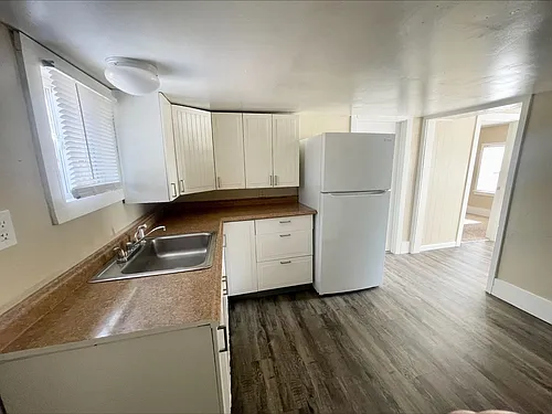 2512 E Dale St Photo 1