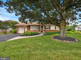 122 Shannon Dr, Lancaster, PA 17603