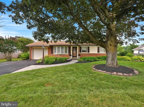 122 Shannon Dr, Lancaster, PA 17603