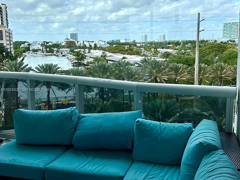 16001 Collins Ave #406 — Photo 9