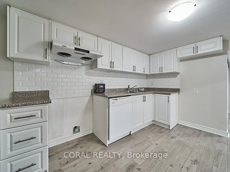 213 Cabot St — Photo 27