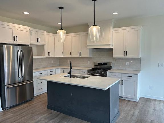 3rd image of 1693 Hadley Creek Dr NE