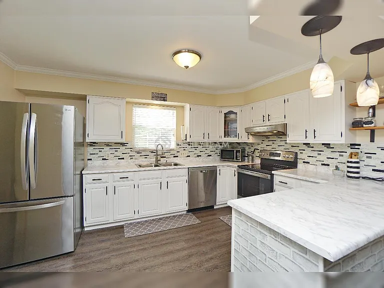 6275 Hummingbird Dr — Photo 5