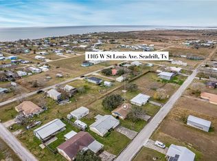 1105 W Saint Louis Ave, Seadrift, TX 77983