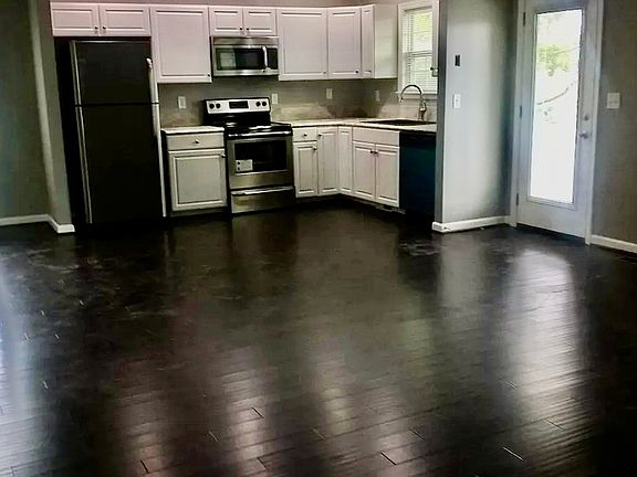 5th image of 1155 Depot St NE