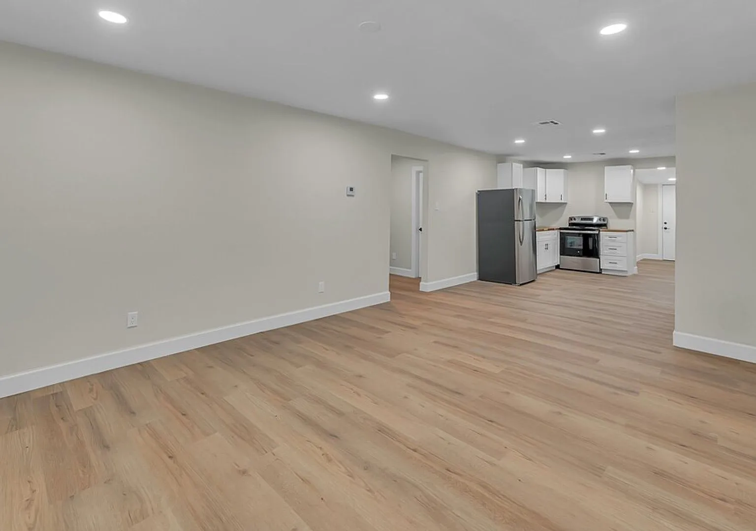 Newly renovated 5-bedroom, 3-bath in Waco - Available NOW! — Photo 2