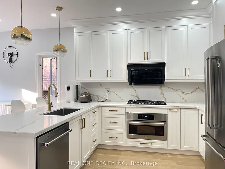485 English Rose Ln #ONE ENSUITE ON SECON — Photo 3