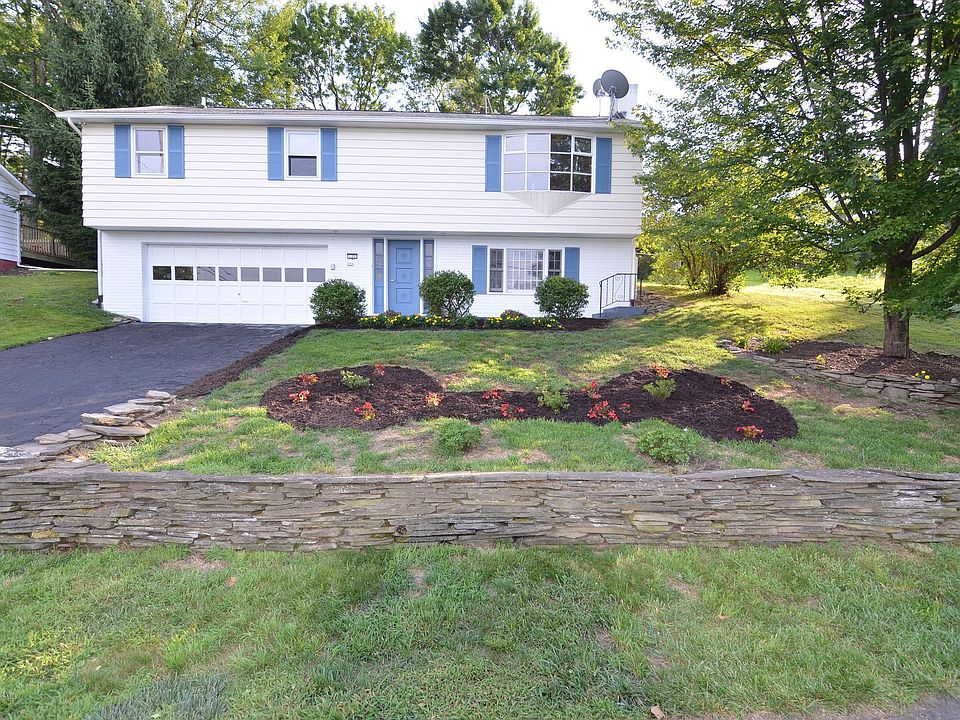 1st image of 122 Carol Dr