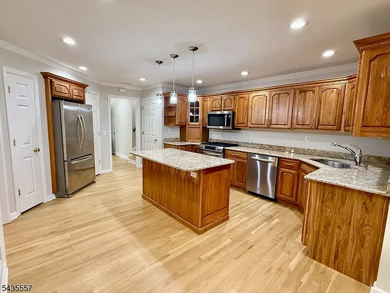 48 E Madison Ave — Photo 13