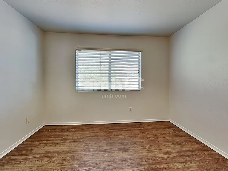 2653 S 89th Dr — Photo 10