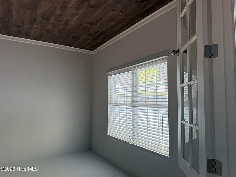 3620 Corinth Dr — Photo 9
