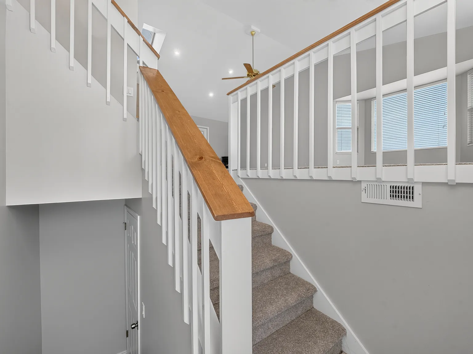 4 bed, 1684 sqft, $3,299 — Photo 4