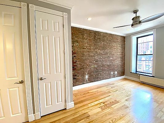 5th image of 218 E 13th St #4