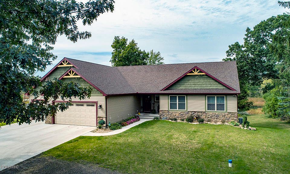1st image of 69406 Christiann Creek Dr