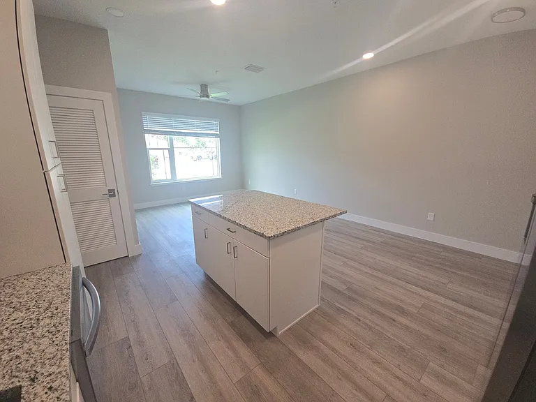 701 Bates Ave SW — Photo 21