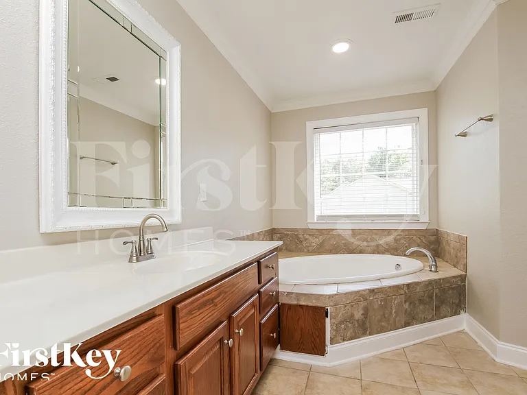 6205 Robert St — Photo 9
