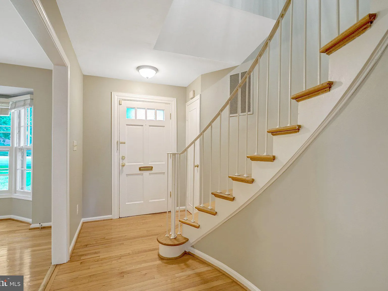 3 bed, 3.5 bath, 1794 sqft, $3,200 — Photo 3