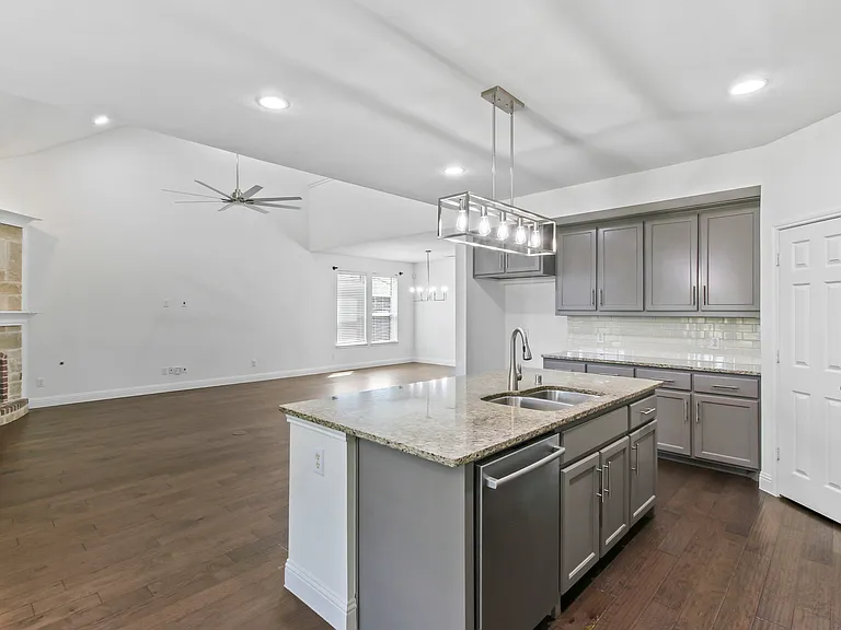 4424 Overbrook Dr — Photo 10