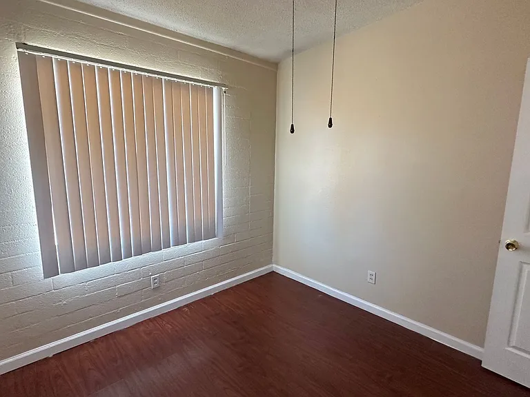901 Elko Way — Photo 13