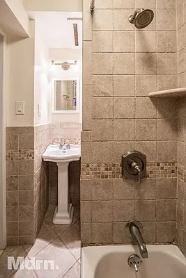 Rented by Mdrn Residential | media 7