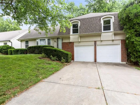 10025 Mastin Dr, Overland Park, KS 66212