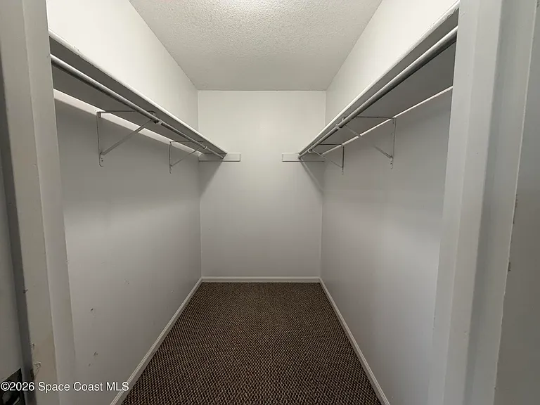 760 John Adams Ln — Photo 4