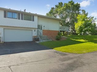 1009 145th St E, Burnsville, MN 55337