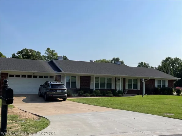 7117 S South Cir, Fort Smith, AR 72903