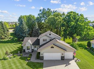 201 Pendryn Hill Curv, Woodbury, MN 55125