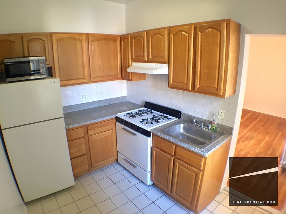 1st image of 3114 42nd St #18